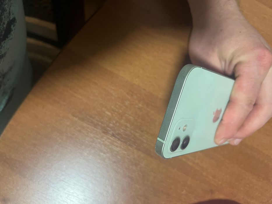 Vand sau schimb iphone 12