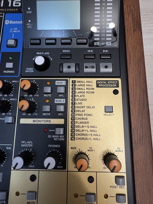 Vand mixer audio interfata TASCAM model 16