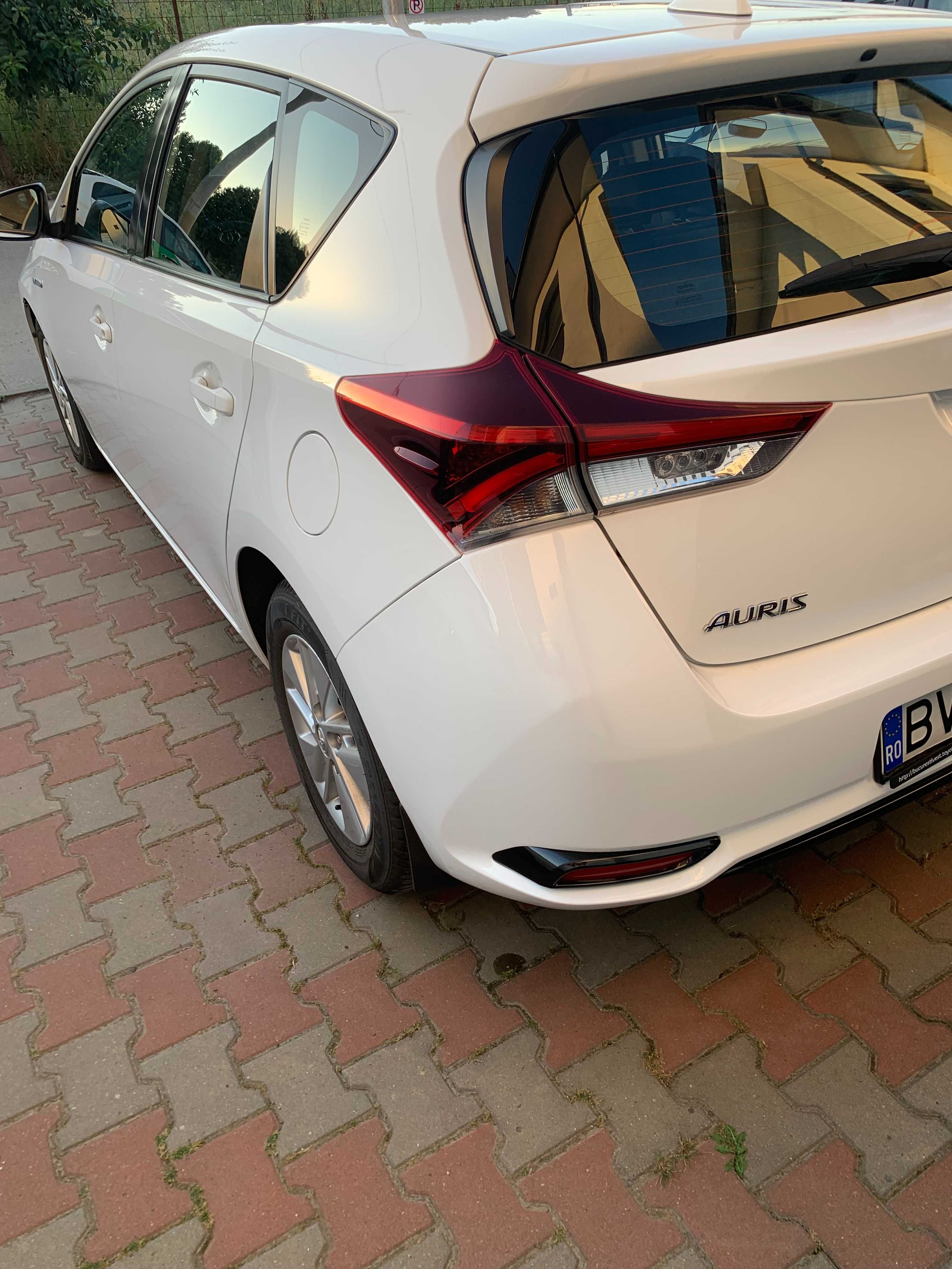 Toyota Auris Hybrid 2016-2017