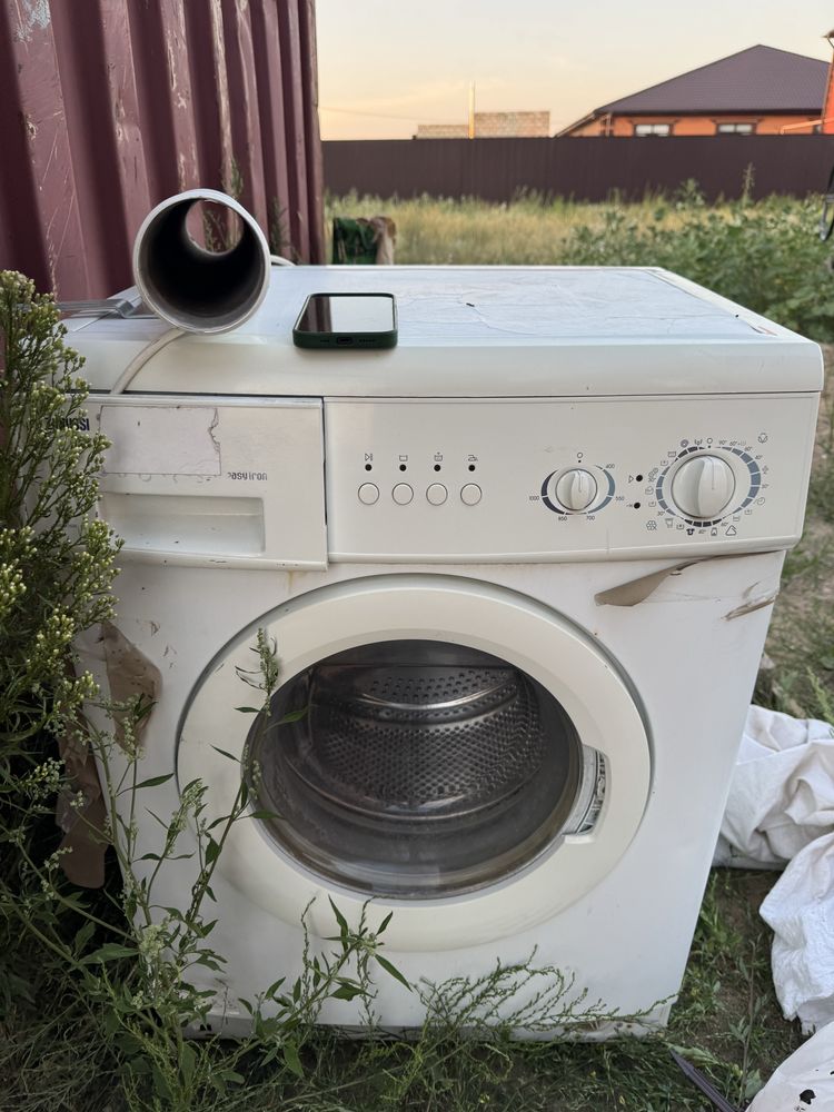 Срочно продам стиральную машину