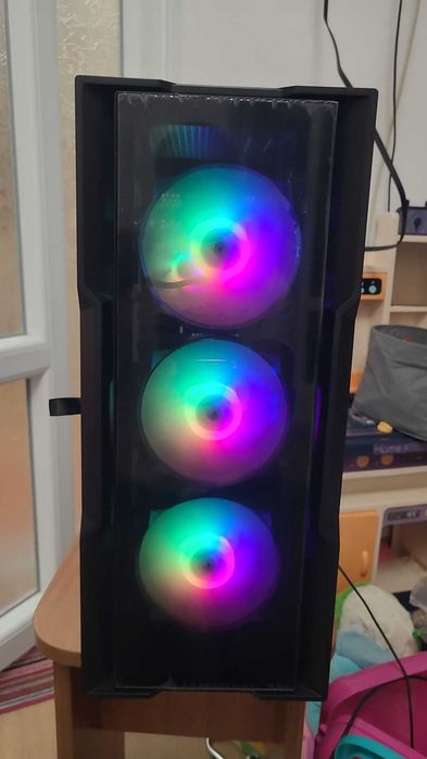 Unitate Gaming - AMD Ryzen 7 9800X3D - 32GB DDR5 - RTX 5080 - Nouă