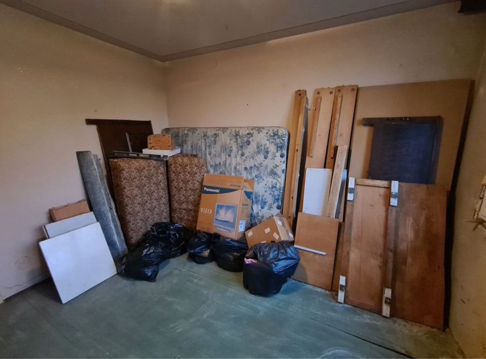Demolari manuale Ridicare moloz Debarasari case/apartamente