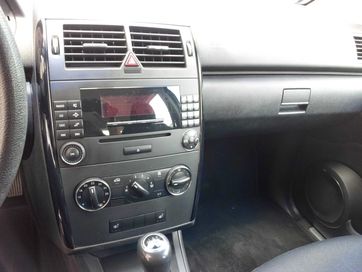 Автомобилно радио със CD за W 169 Mercedes A klasse 2007
