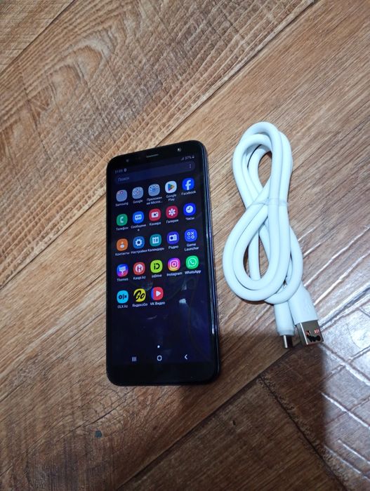Продам телефон Samsung G6 plus