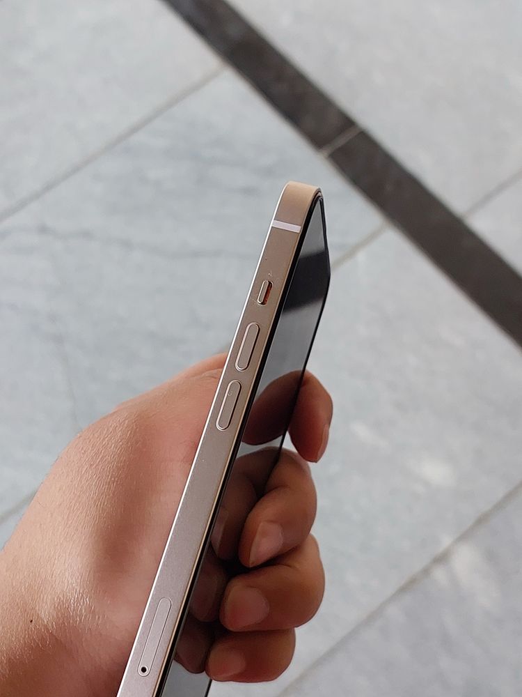 iPhone 13 gold rose