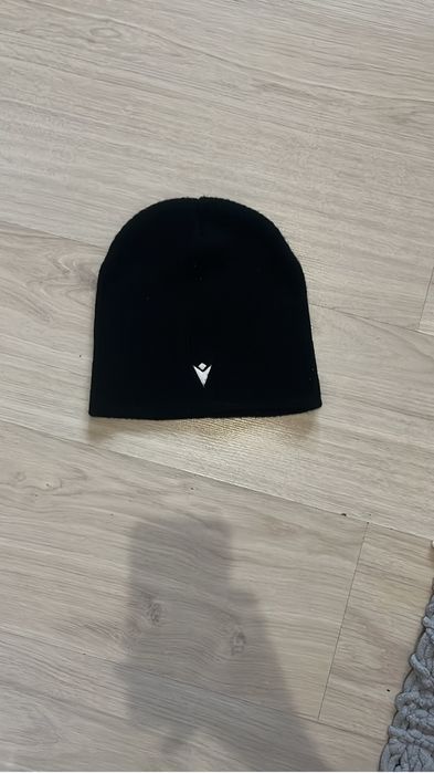 Шапка и перчатка от Macron