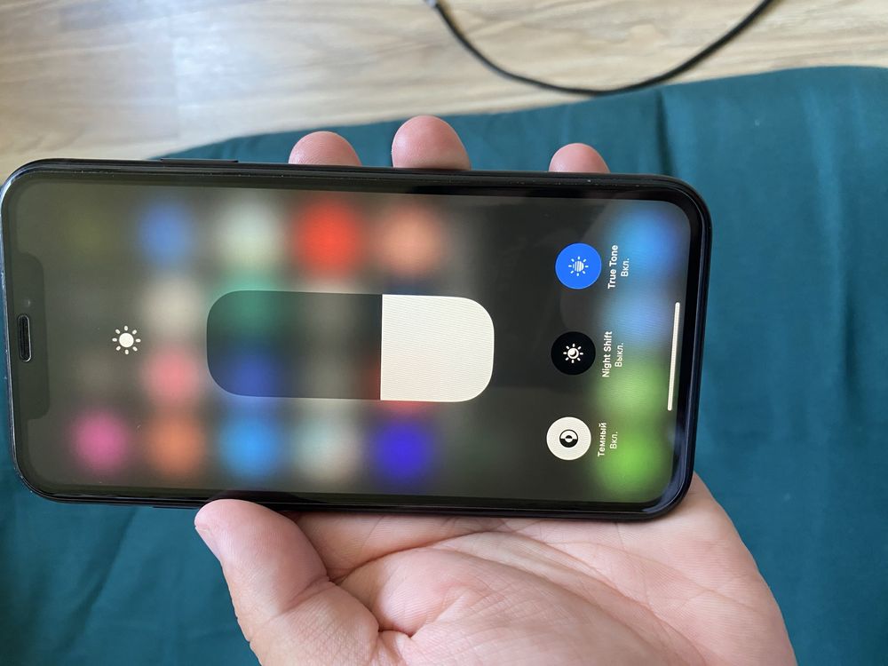 Продам Iphone xr