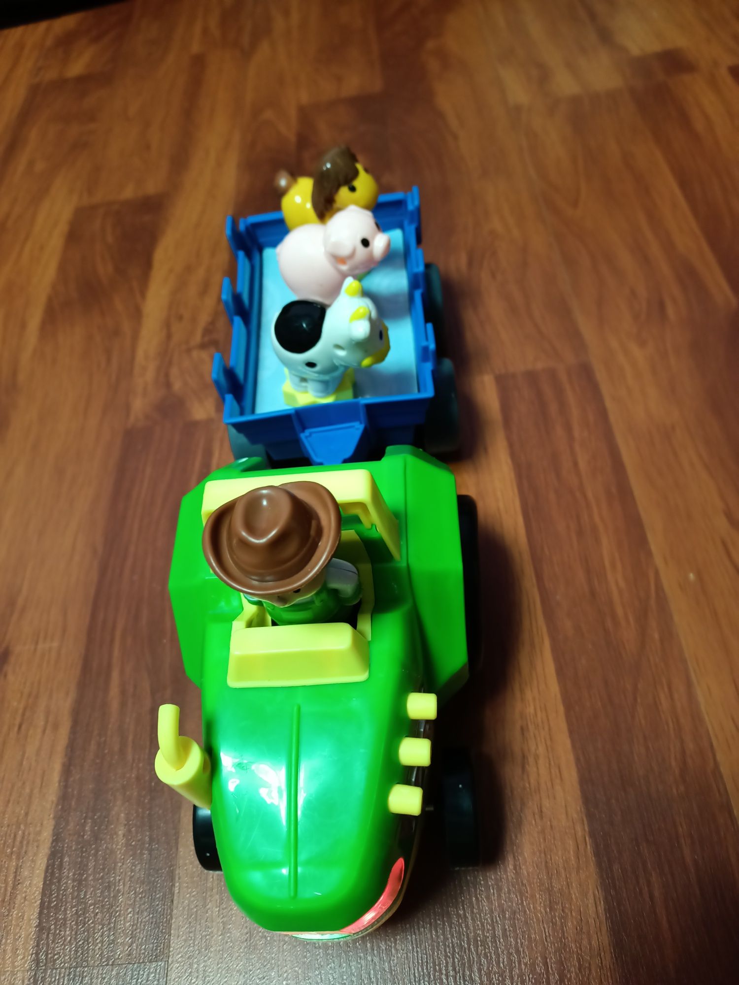Tractoraș cu animlute