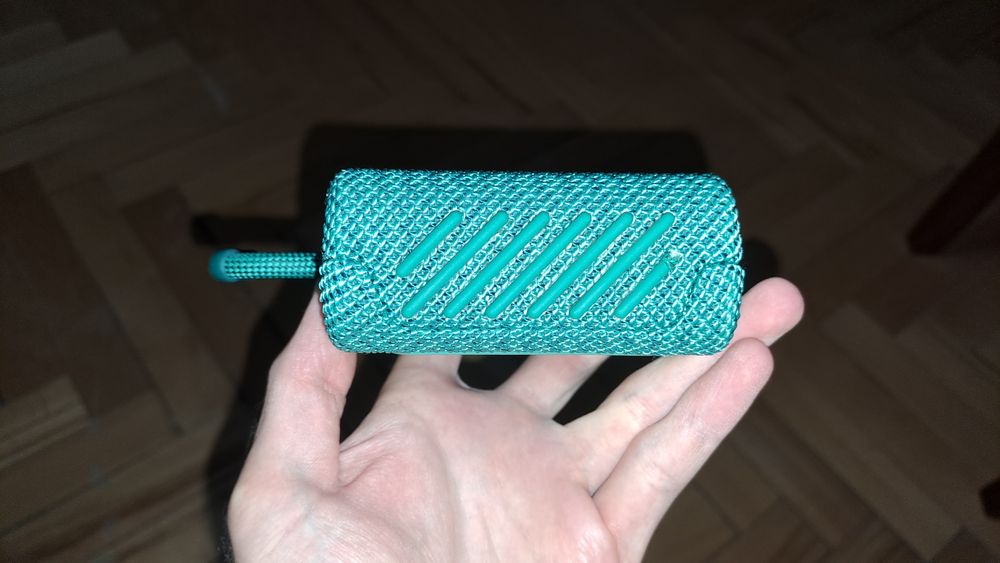 Продавам колонка Jbl Go 3