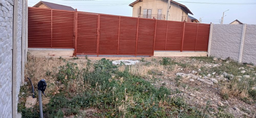 Vând teren intravilan in Chercea 250 m2 cu Autorizație de construire