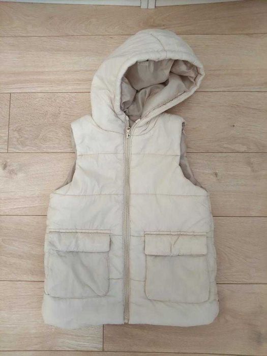 детски елек/ грейка бежов размер 134