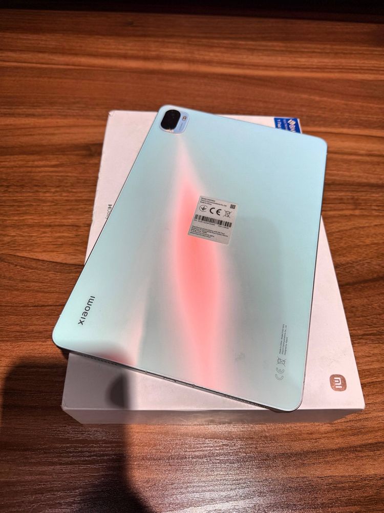 Xiaomi redmi pad 5 Pearl white 12/128gb sotiladi srochno