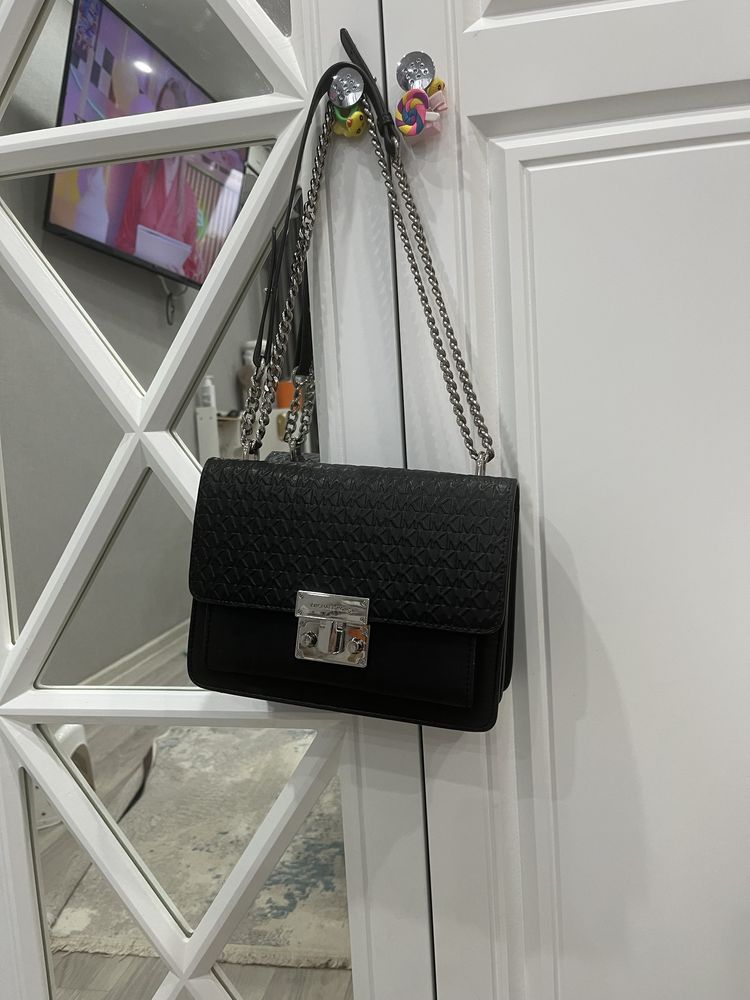 Продам оригинальную сумку Michael Kors