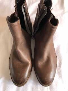 GHETE NOI din  piele maro