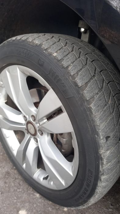 Продавам зимни гуми General 275/45/20 цена 200лв.за четирите  08982236