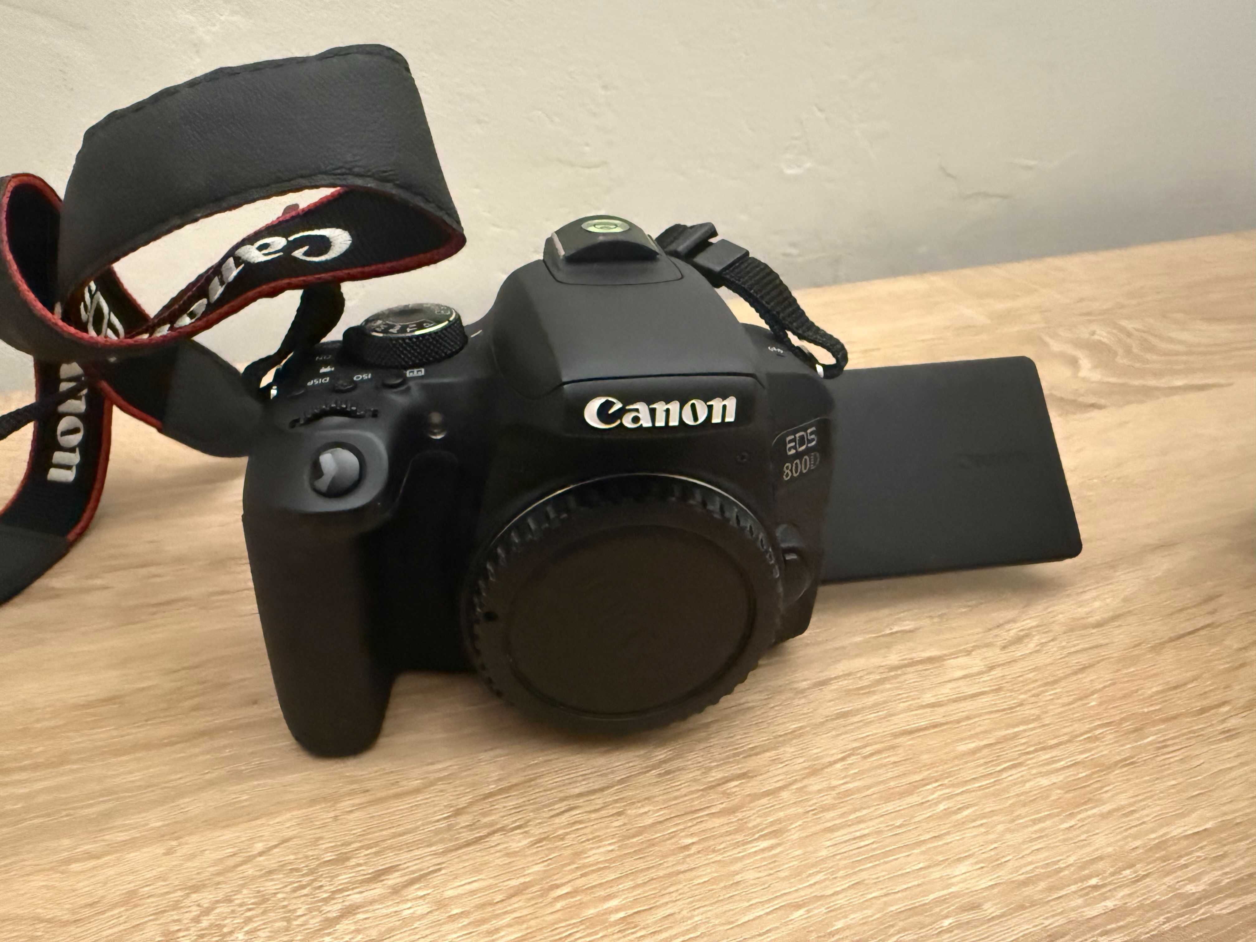 Фотоапарат Canon EOS 800D