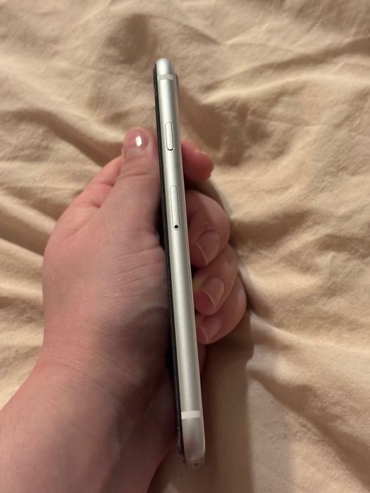 Iphone SE 2020 - se vinde .