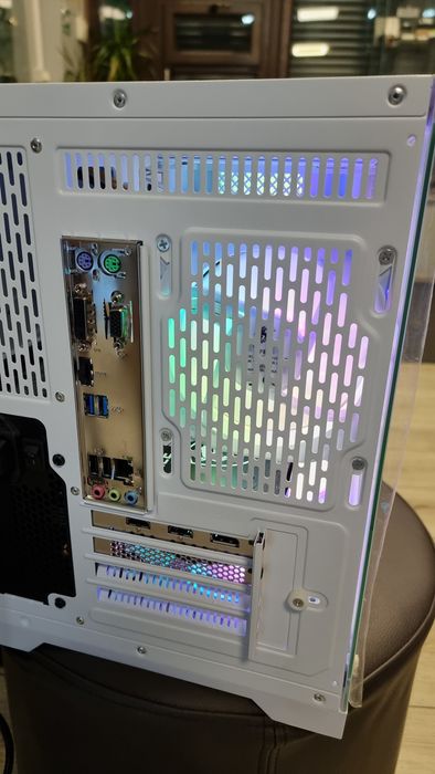 Amanet F28: Unitate PC Gaming RTX i5 1TB SSD