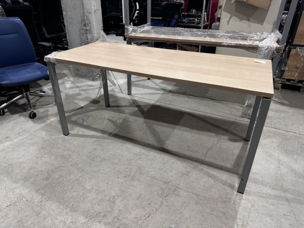 Офис бюро с метална рамка – 160х70х75 см, 3 броя