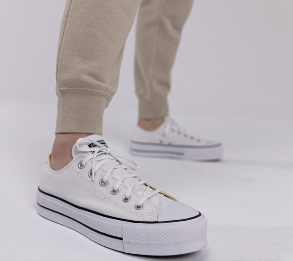 Converse Chuck Taylor бели кецове с дебела подметка