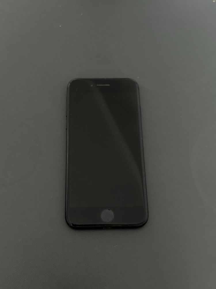 Iphone 7 black, 32GB (+ в подарок airpods 2ng generation)