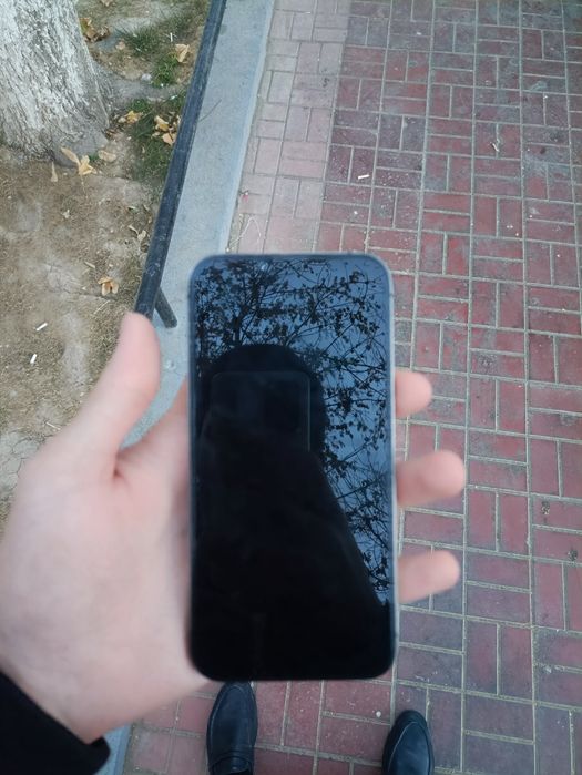 iphone 13 pro max 
Yomkist 78%
rangi graphite 
holat ideal qirilgan si