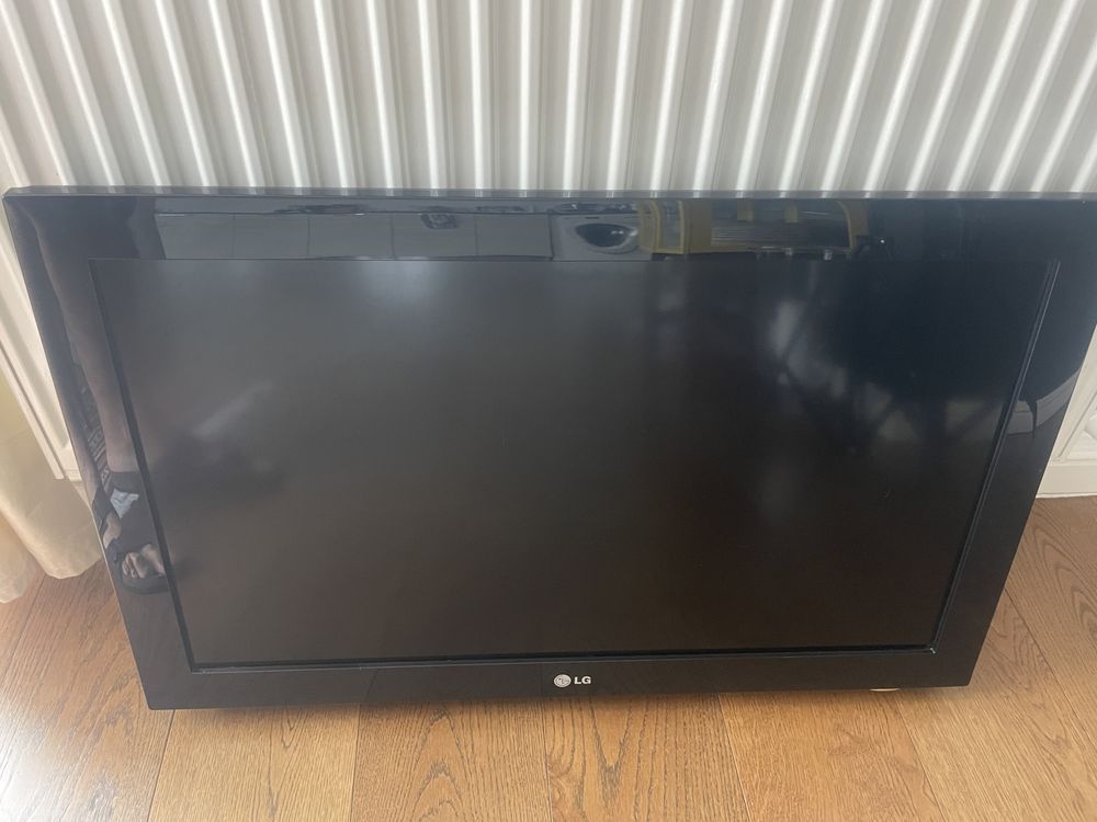 Televizor LG full hd 32’’ (80 cm)