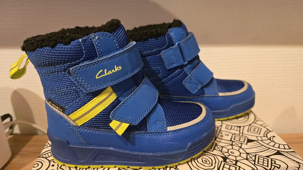 Детски ботуши Clark's 24 номер с подарък пантофи Marvel 25 номер