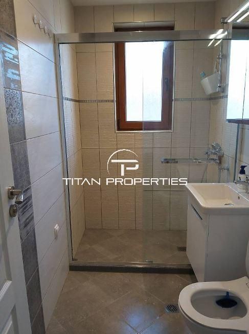 Дава се под наем Тристаен апартамент в Варна, Център - 80 кв.м за 800 € - Снимка #7