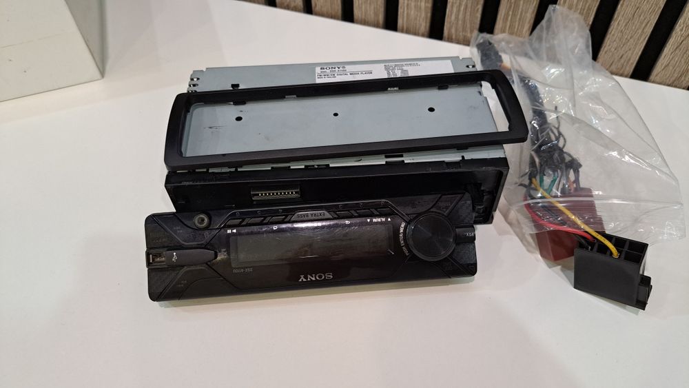 Продам магнитолу,  sony dsx a110u
