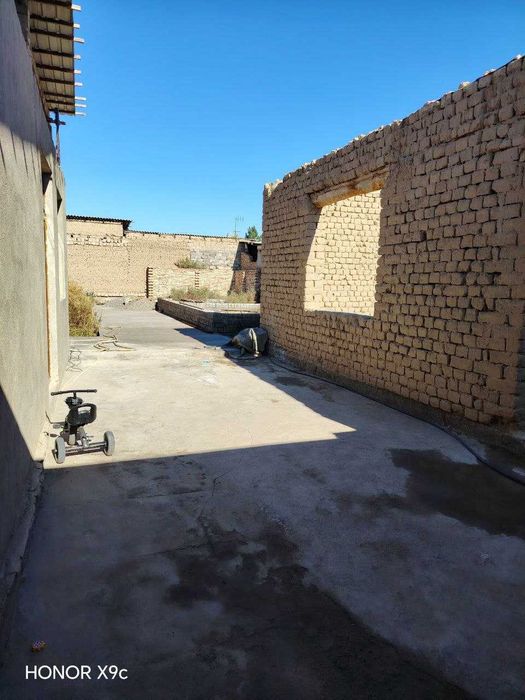 8 sotix hovli sotiladi