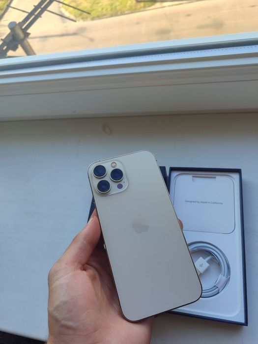 Продам айфон 13 про мах