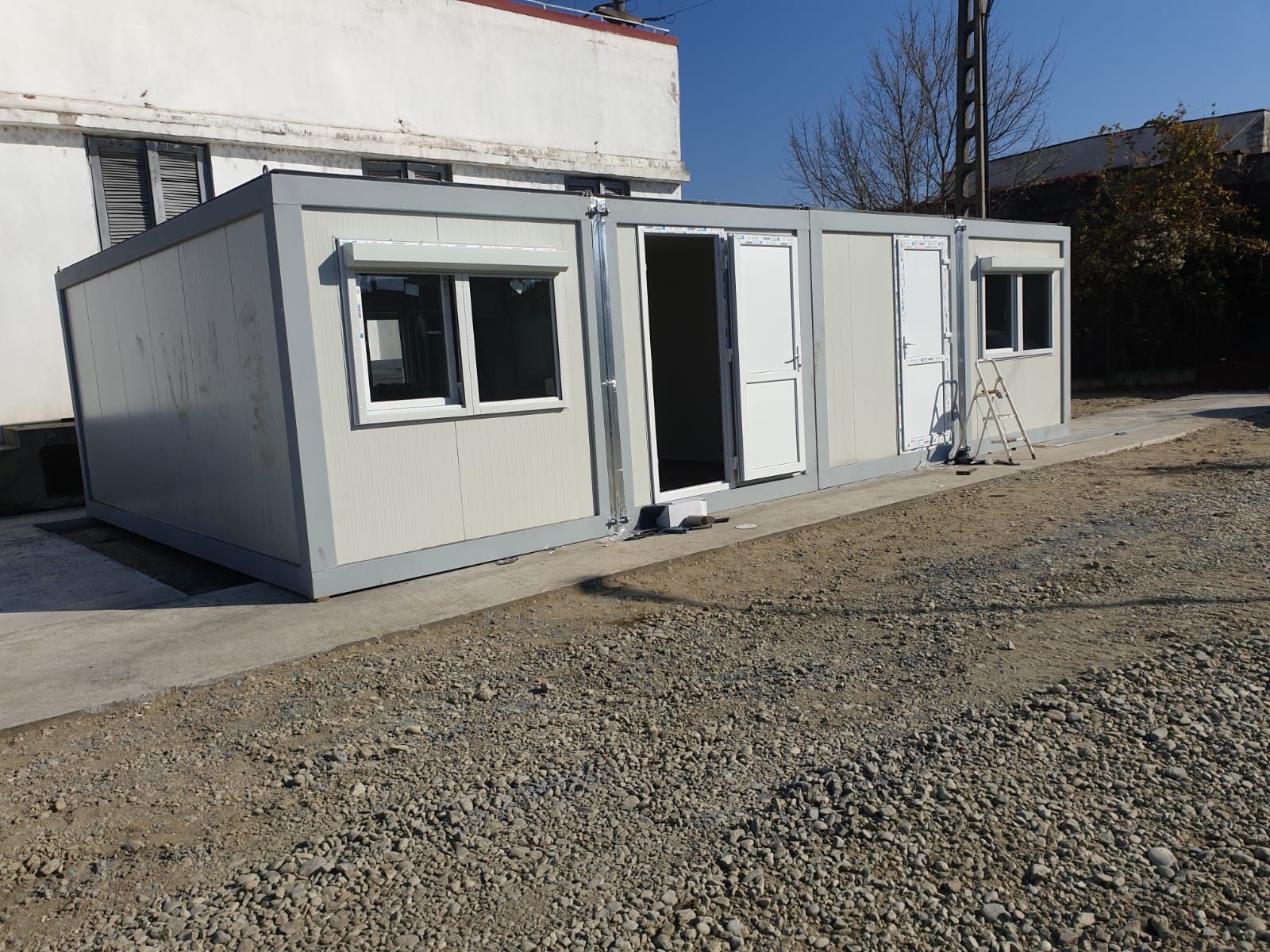 Vând container modular birou santier cu grup sanitar, vestiar,dormitor