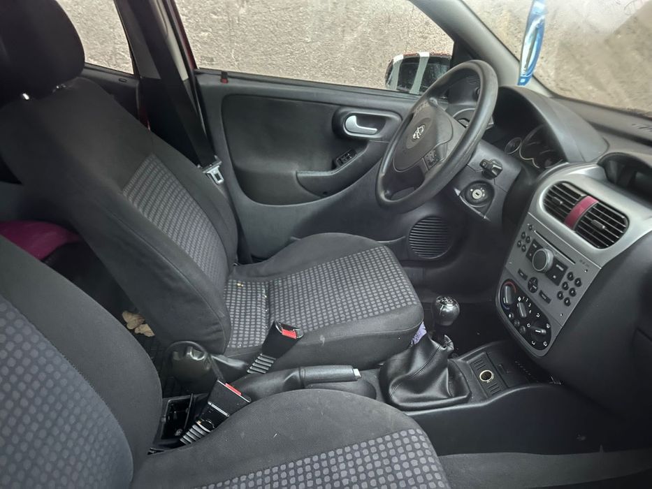 Opel Corsa 1.4 benzină avariată