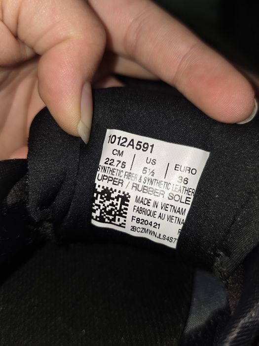 Обувки Аsics черно с червено