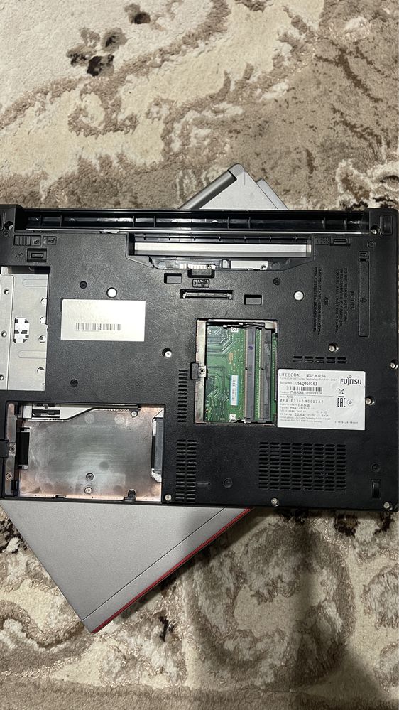 Dezmembrez Laptop Fujitsu siemns U736 E734