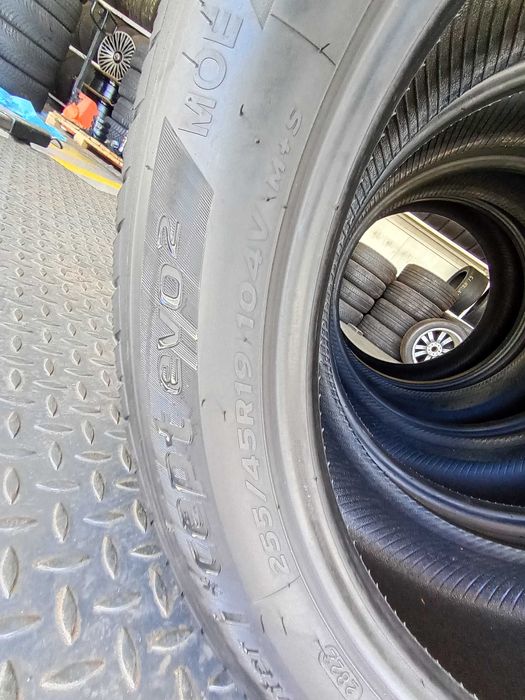 Vând anvelope hankook 255.45.19 iarna