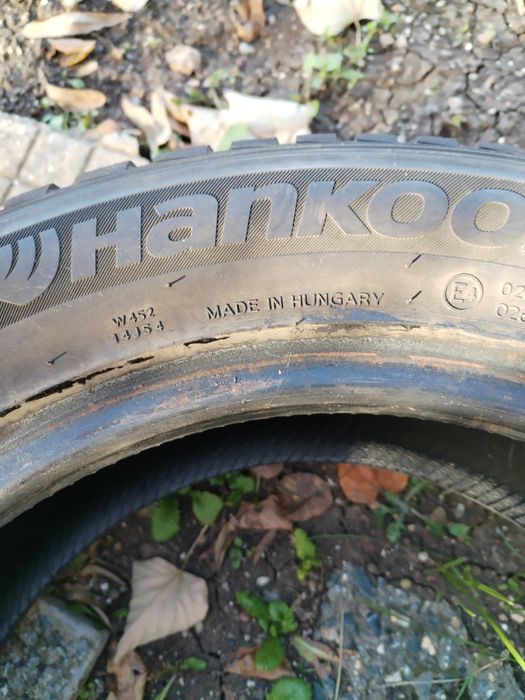 Продавам 2бр зимни гуми Hankook 16