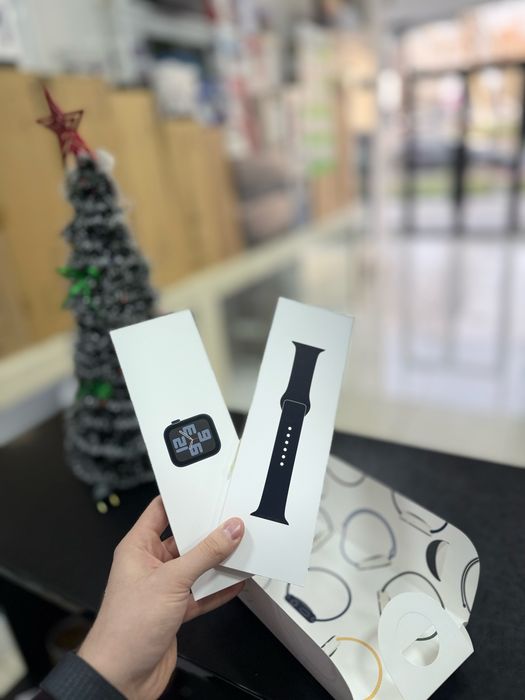 Продам Apple Watch SE 2Gen 44mm Midnight в идеале