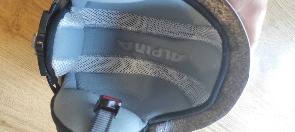 Echipament Schi 80cm - schiuri, clapari, casca + protectie spate copii