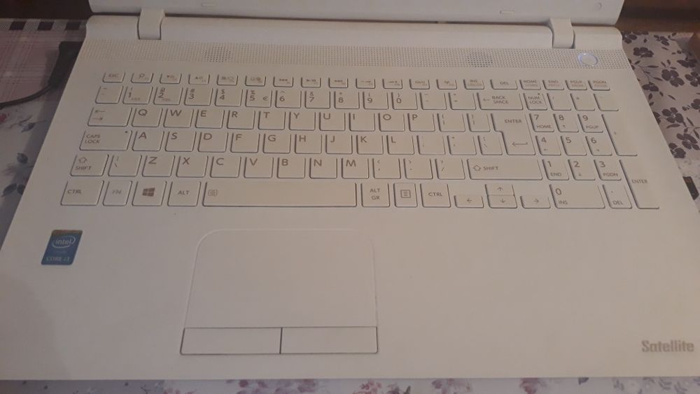 Laptop Toshiba Satellite+geanta-C55-C-137 cu procesor Intel® Core™