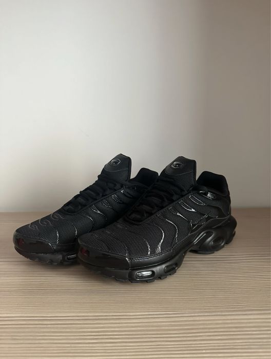 Nike Tn.             .