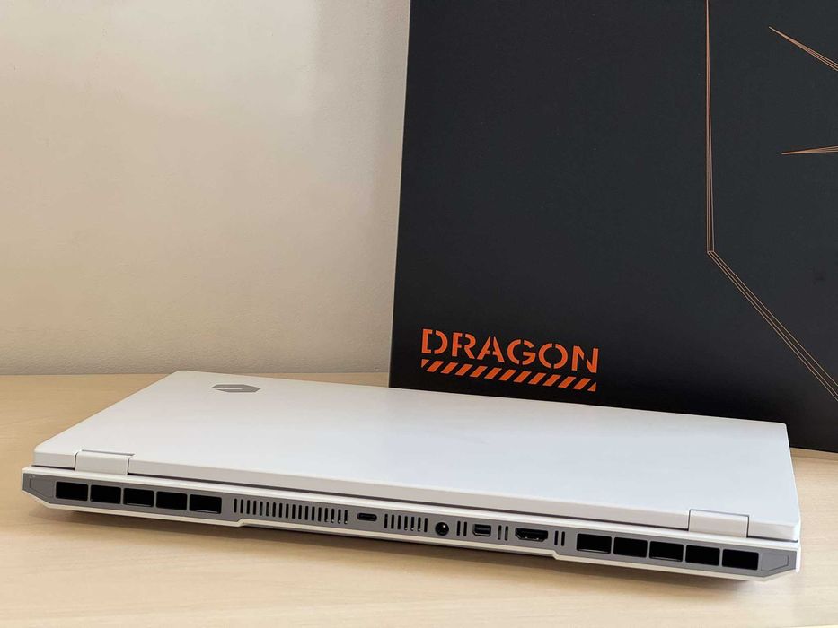 Бартер!МОЩЕН! 300hz/ 16 Ядрен Ryzen 9 / RTX 5060 / WQXGA