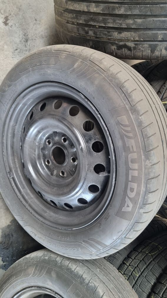 Vind set de jante originale R16 toyota  , cu anvelope  de v