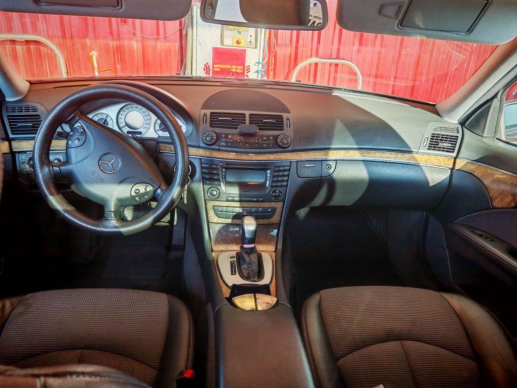 Mercedes E220 W211