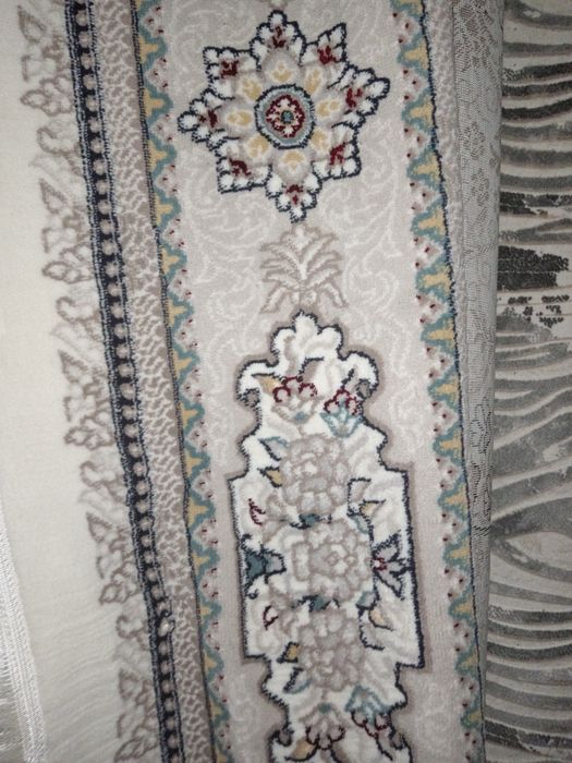 Гилам сотилади Продаётся ковер