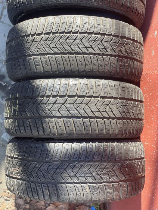 Set Anvelope cauciucuri M+S 225 40 R18 Pirelli Sottozero 3 92V dot 22