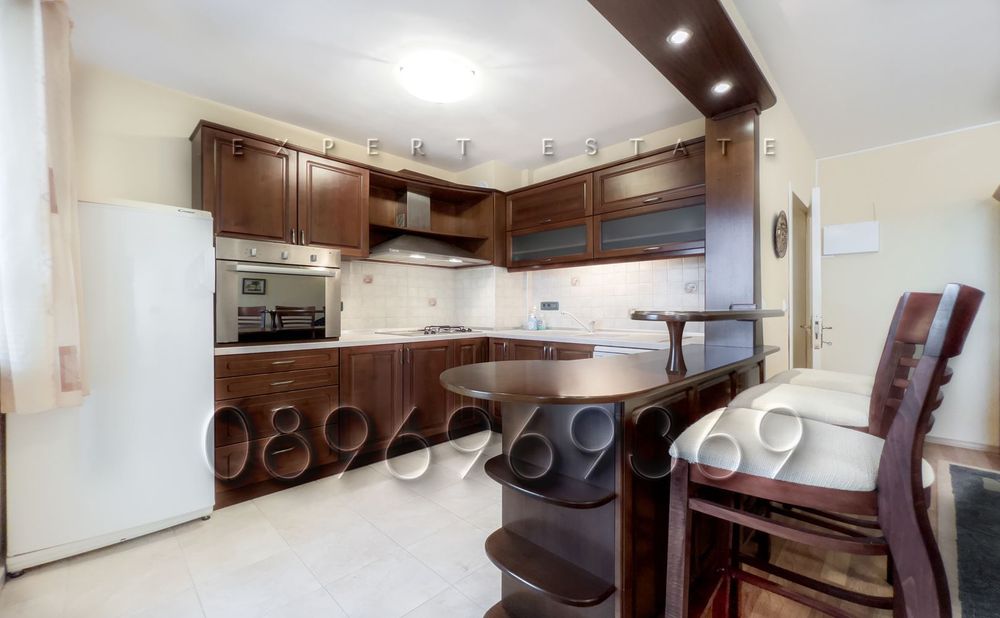 Продава се Двустаен апартамент в Варна, Операта - 70 кв.м за 1986 €/кв.м - Снимка #3