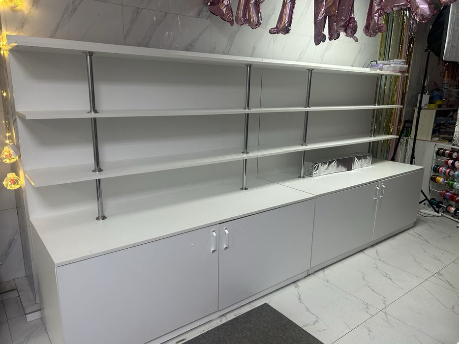 Шкаф, стеллаж для магазина