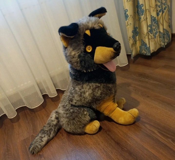 Caine de plus cu baterii incorporate pentru joaca copii si design